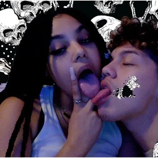 Hot : @stickerooli 👄💦