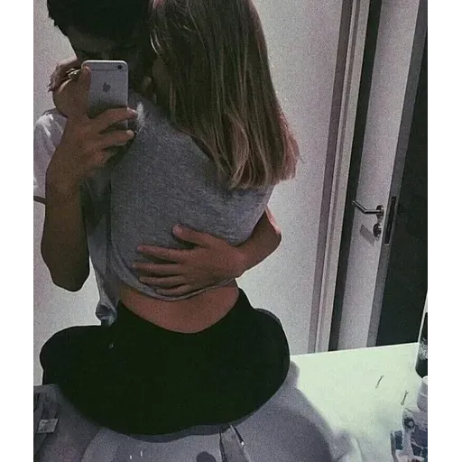 Hot : @stickerooli 👄💦