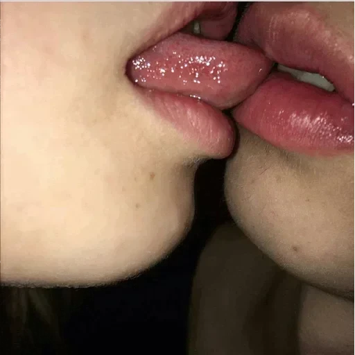 @StikrHot 🔥منبع استیکرای سکسی