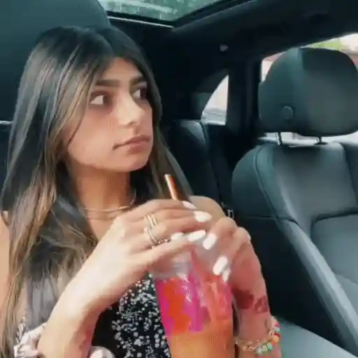 🧏🏻‍♀️ᴍɪᴀ ᴋʜᴀʟɪꜰᴀ💞 𝗠𝗼𝘃