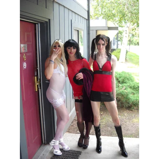 These Girls Are SMOKIN'! p.1