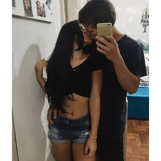 Hot : @stickerooli 🤤💜